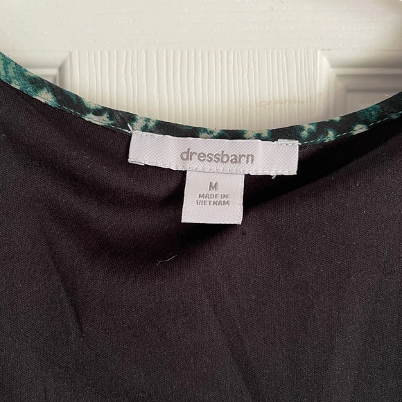 Dressbarn Green and Black Tiered Ruffled Blouse - Picture 5 of 9